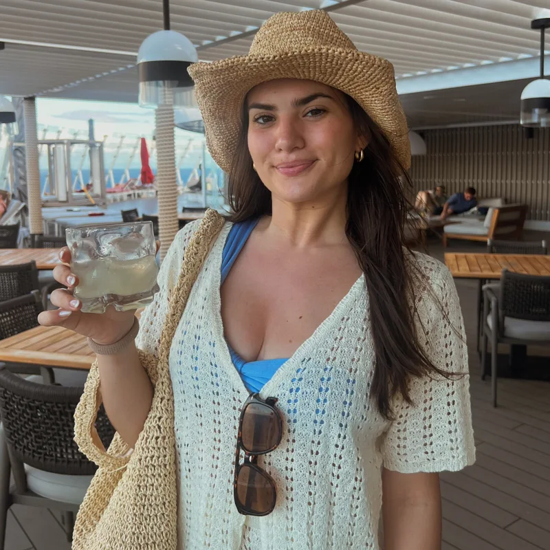 Lauren, the creator behind What Lo Loves