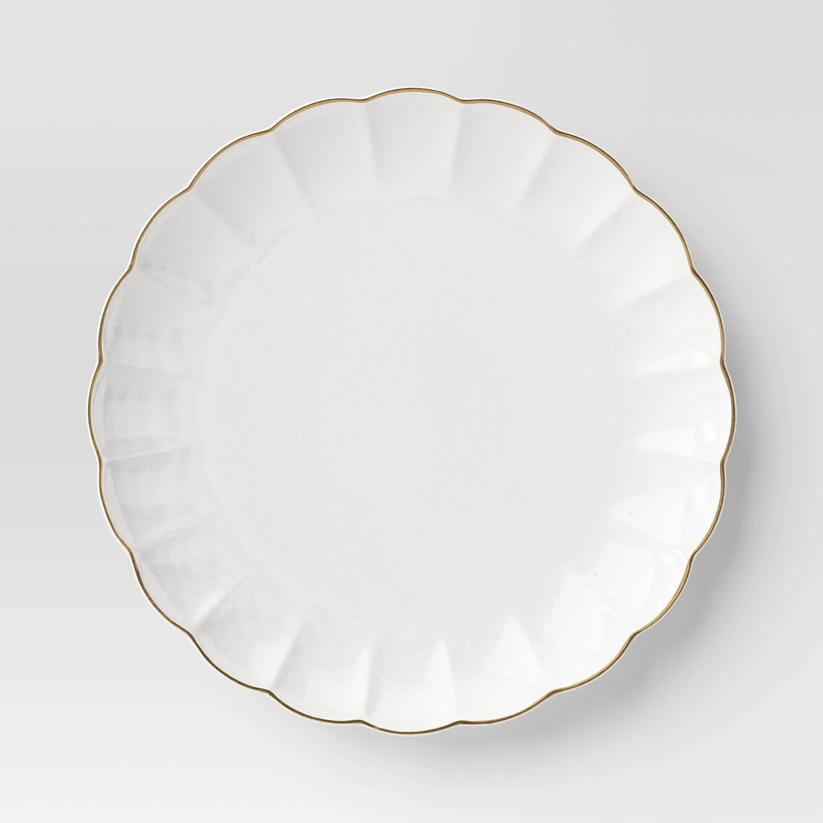 10.5-inch Scalloped Dinner Plate with Gold Rim